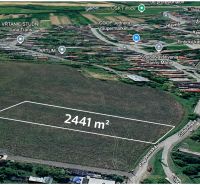 Telkek - lakóövezet Fintice-ben, méret 2441 m², látható helyi tájékozódási pontok.