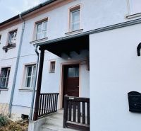 Belépés a háromszobás lakásba a Rudolfa Jašíka utcában, Partizánske.
