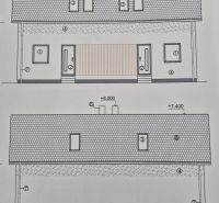 Családi ház projekt Sasinkovóban, a Sasinkovo utcában, egyszerű tetőszerkezettel.