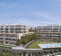 Esteponai nyaraló apartman medencével és teraszokkal, zöld kert mentén.