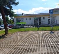 Kereskedelmi helyiségek Zsarnóban parkolóval és természetes környezettel.
