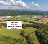 Szabadidős telkek Éleskúton, amelyeket természet és zöld táj vesz körül.