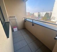 Az ARBORIA utcai 2 szobás lakás erkélye Trnaván, kilátással a környékre.
