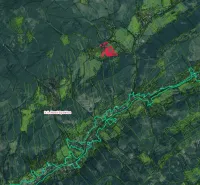 Légi felvétel Nová Bystrica tájáról mezőgazdasági és erdészeti területekkel, kiemelt terület.