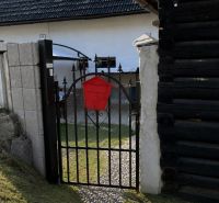 Családi ház Agátová utcában, Gelnicében, udvarral és kilátással a zöldre.