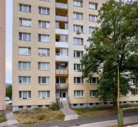 Lakóház erkélyekkel, Kassa - Dargovských hrdinov városrész, Benadová, 4 szobás lakás, zöldterület.