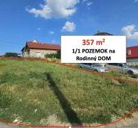Építési célú lakóövezeti telek Raslavice-ben.