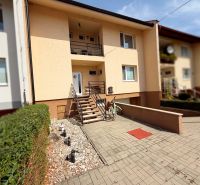 Családi ház Vajka nad Žitavou utcában, Lúčnica nad Žitavou előkerttel és kerékpárral.