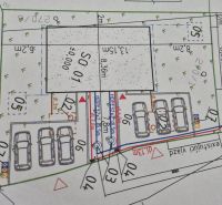 Családi ház projekt parkolóhelyekkel és méretekkel Sasinkovóban, a Sasinkova utcában.