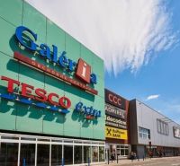 Studenohorská utcai bevásárlóközpont Pozsony - Lamacsban, Tesco és CCC üzletekkel.