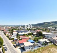 Kilátás Bytča város panorámájára, ideális hely egy 3 szobás lakás számára.