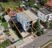 Családi ház Csallóközaranyoson légi felvételen, a telek határai megjelölve.