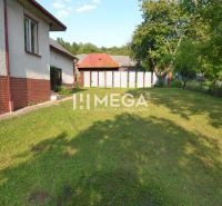 Családi ház Vyšné Ladičkovce-ben, a Vyšné Ladičkovce utcában, tágas kerttel és fákkal.