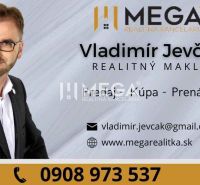 Névjegykártya ingatlanügynök elérhetőségével és a Mega Ingatlaniroda logójával.