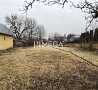 Pozemok - lakóhely Modra nad Cirochou-ban füves területtel és környezettel.
