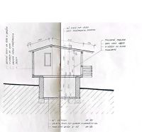 Faház építési projekt nyeregtetővel és fa dekorációjú padlóval.