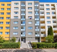 Bukarest utcai lakóház, Kassa - Ťahanovce lakótelep városrész előkerttel.