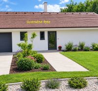 Családi ház Ratnovcén gondozott kerttel és garázzsal, zöldövezetben.