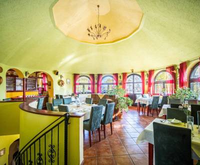 Kiadó Vendéglátóipari egység, Vendéglátóipari egység, Školská, Pezinok