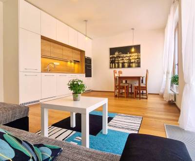 Eladó 2 szobás lakás, 2 szobás lakás, Naskové, Praha, Cseh köztársaság