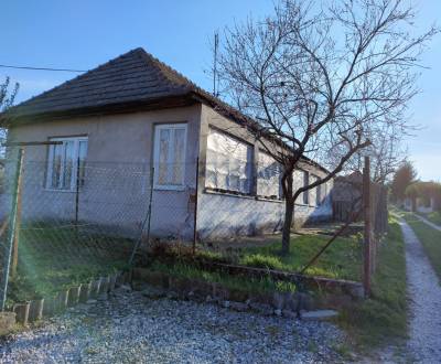 Eladó Családi ház, Családi ház, Čápor, Nitra, Szlovákia