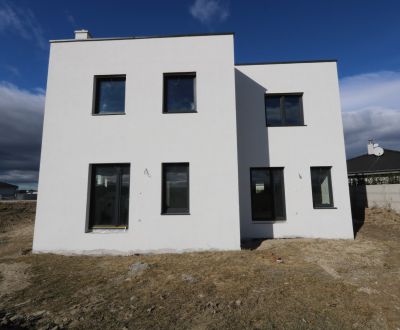Eladó Családi ház, Családi ház, Pri lesíku, Senec, Szlovákia
