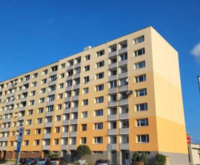 HĽADÁM: 3i byt s balkónom, 70 m2, do 140.000,- €, RAJEC - Hollého