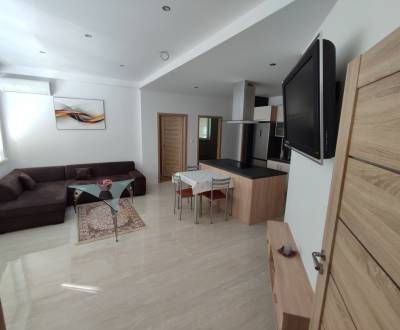 Kiadó 4 szobás lakás, 4 szobás lakás, Jaroslawska, Michalovce, Szlovák