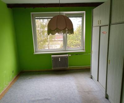 Predám 2 izbový byt Považská Bystrica, STRED - 63 m2