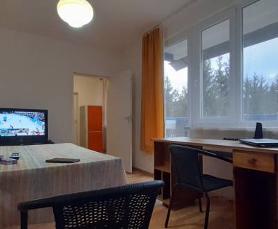 Eladó 3 szobás lakás, 3 szobás lakás, Vihorlatská, Snina, Szlovákia