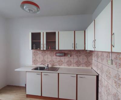 Eladó 3 szobás lakás, 3 szobás lakás, Tematínska, Bratislava - Petržal