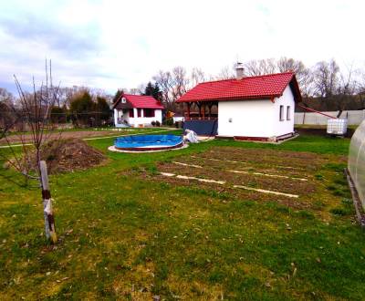 Murovaná chatka so záhradou a bazénom, Šarišské Michaľany, TOP