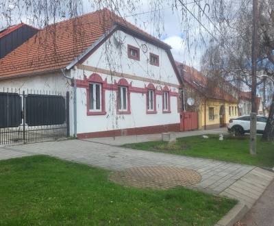 Eladó Családi ház, Családi ház, Alstrova, Bratislava - Rača, Szlovákia