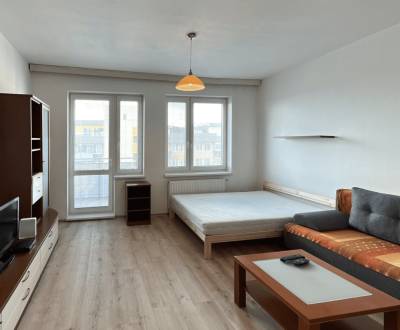 Felújított 1 szobás lakás Petržalkában, Pozsony