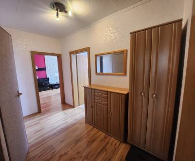 Eladó 3 szobás lakás, 3 szobás lakás, SNP, Nové Mesto nad Váhom, Szlov