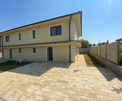 Eladó Családi ház, Családi ház, Veľké Chyndice, Nitra, Szlovákia