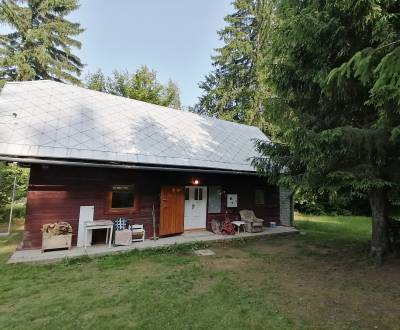 Hangulatos, teljesen felújított nyaraló Vrútkyban eladó