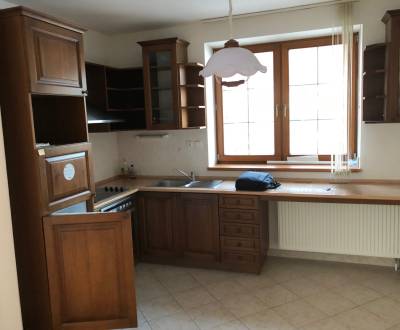 Kiadó 2 szobás lakás, 2 szobás lakás, Trenčín, Szlovákia