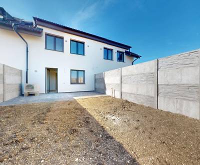 Eladó 4 szobás lakás, 4 szobás lakás, Repíková, Dunajská Streda, Szlov