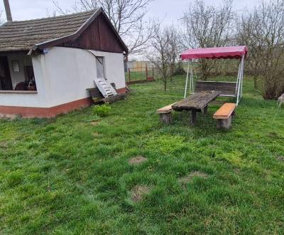 Eladó kiváló kert 1640 m2 +ház - nyaraló - Pačérok Kolárovo