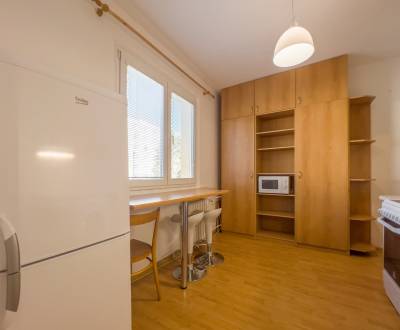 Kiadó 2 szobás lakás, 2 szobás lakás, Banská Bystrica, Szlovákia