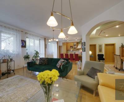 Exkluzív, tágas 4 szobás lakás eladó Ružinov-Nivy központjában