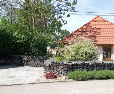 Új építésű, modern családi ház eladó Biely Kostolban