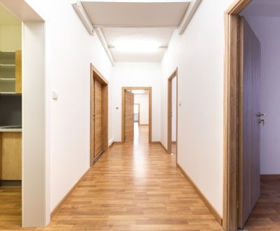 Eladó Irodahelység, Irodahelység, Pestovateľská, Bratislava - Ružinov,