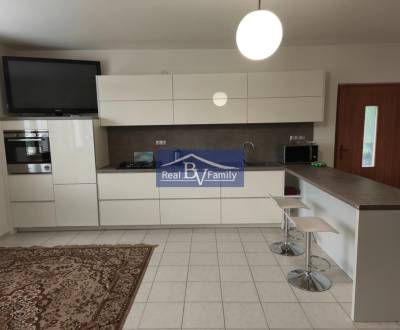 Kiadó 2 szobás lakás, 2 szobás lakás, Bratislava - Nové Mesto, Szlovák