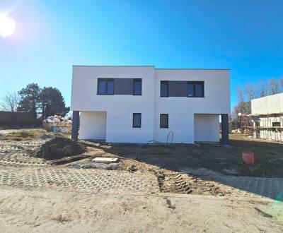 Eladó Családi ház, Családi ház, Jazerná, Senec, Szlovákia