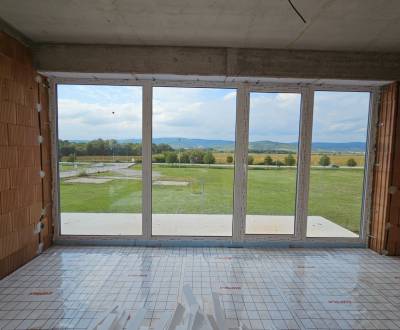 Eladó 3 szobás lakás, 3 szobás lakás, Dúhová, Pezinok, Szlovákia