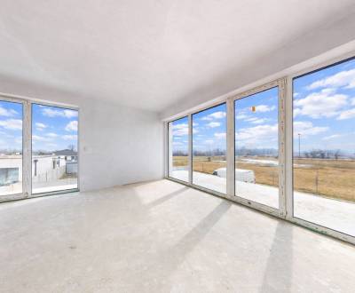 Eladó 3 szobás lakás, 3 szobás lakás, Dúhová, Pezinok, Szlovákia