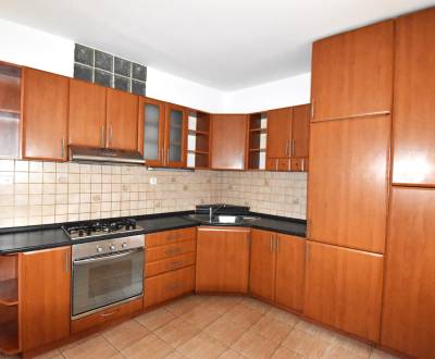 Modern, 3 szobás lakás eladó Galánta csendes részén