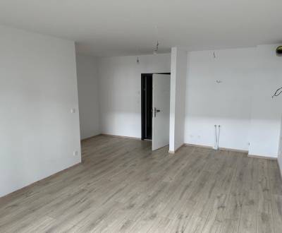 Eladó 3 szobás lakás, 3 szobás lakás, Lúčna, Trnava, Szlovákia